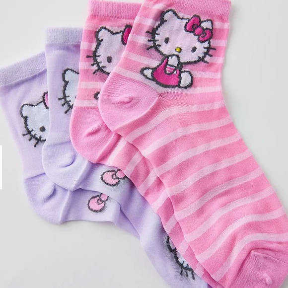 Hello Kitty Semi-Sheer Quarter Length Socks - Picture 1 of 2